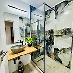 Metropole Signature 아파트 *